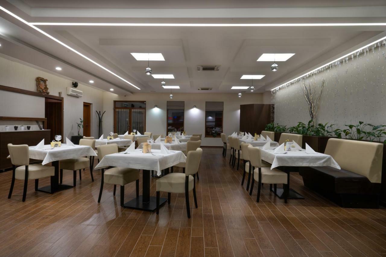Doresz Wellness Panzio Bed & Breakfast Ujhartyan Exterior photo